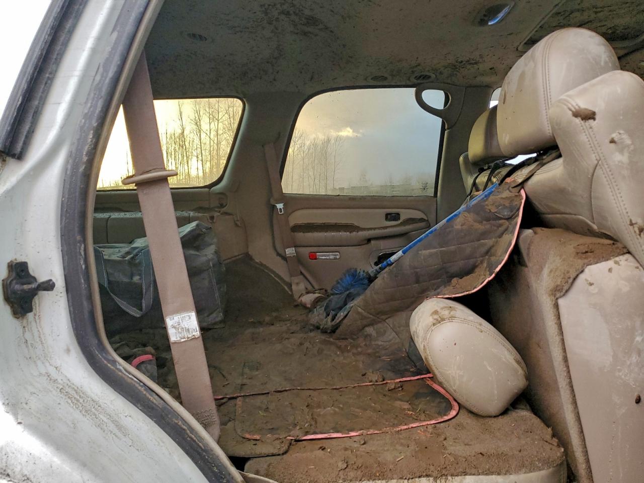 2003 GMC YUKON DENALI photo 11
