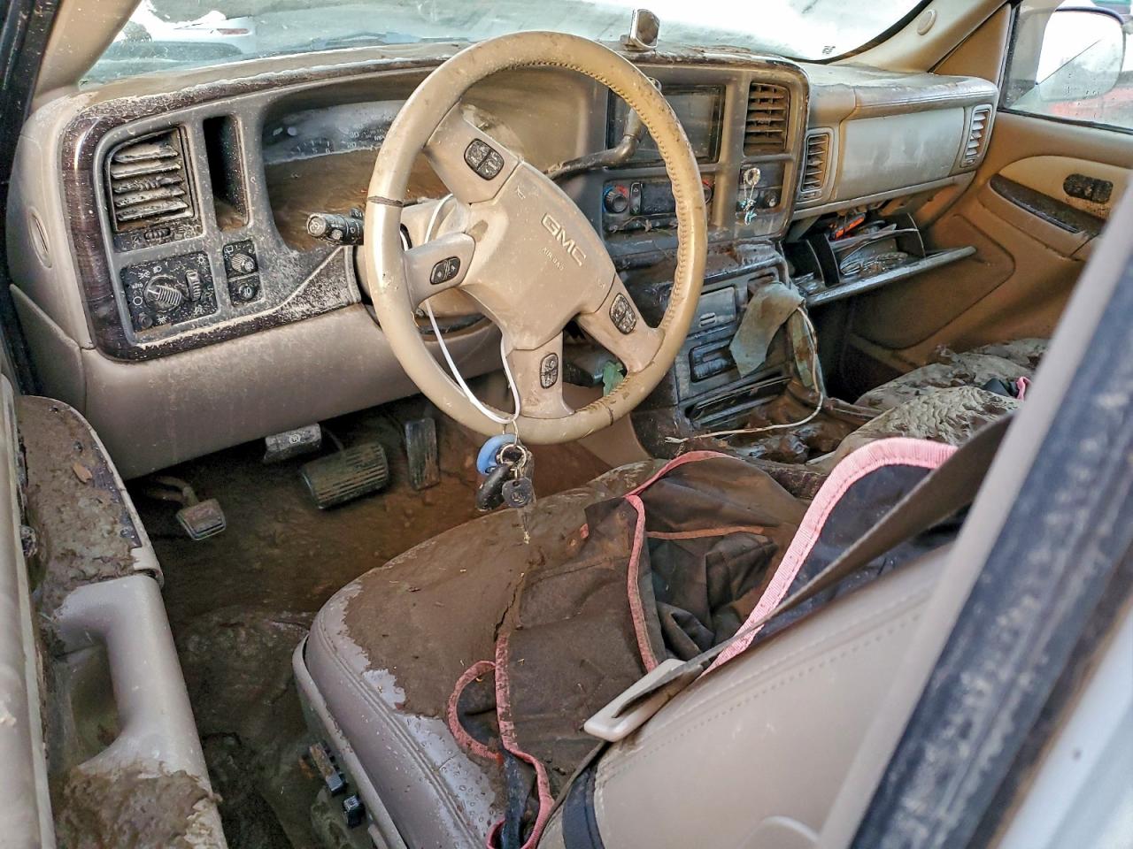 2003 GMC YUKON DENALI photo 8