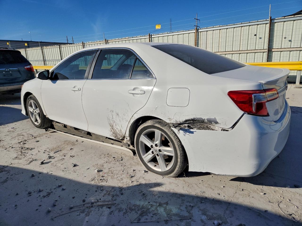 2014 TOYOTA CAMRY L photo 2