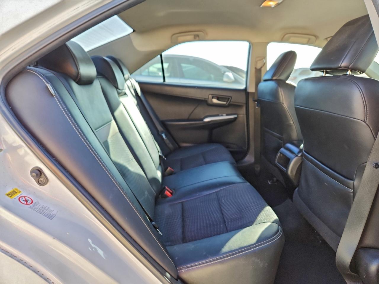 2014 TOYOTA CAMRY L photo 10