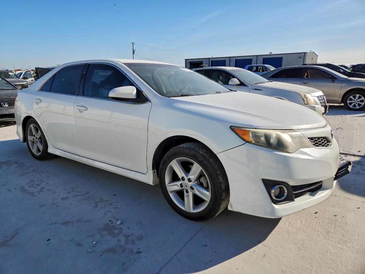 2014 TOYOTA CAMRY L photo 4