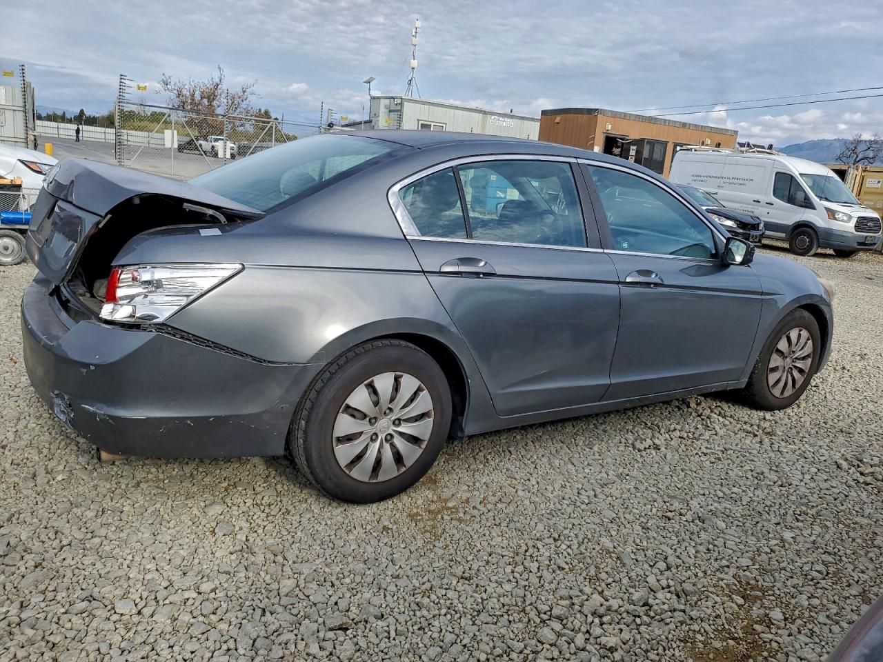 2010 HONDA ACCORD LX photo 3