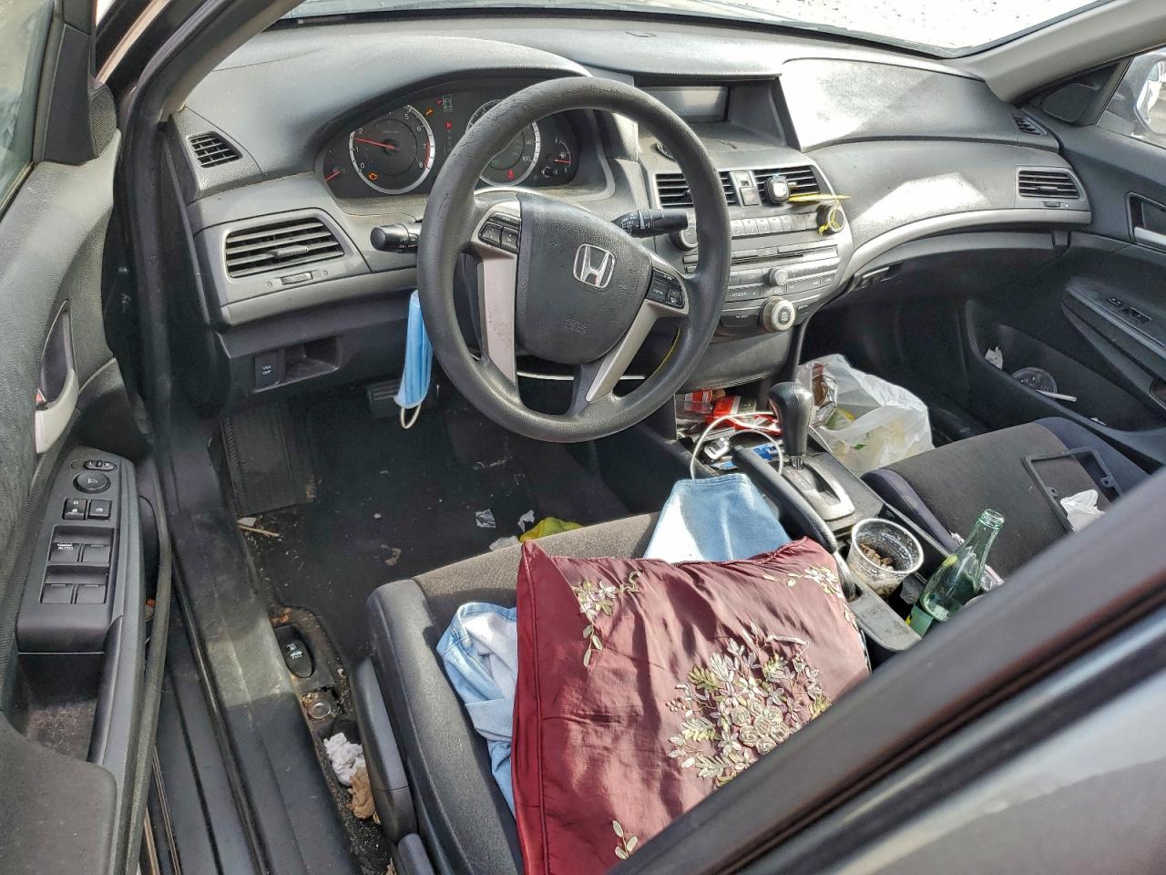 2010 HONDA ACCORD LX photo 8