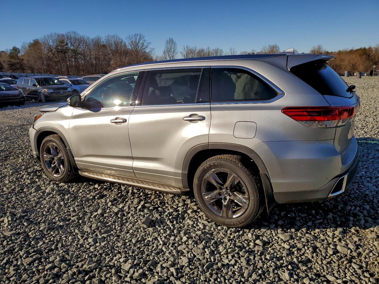 2019 TOYOTA HIGHLANDER LIMITED photo 2