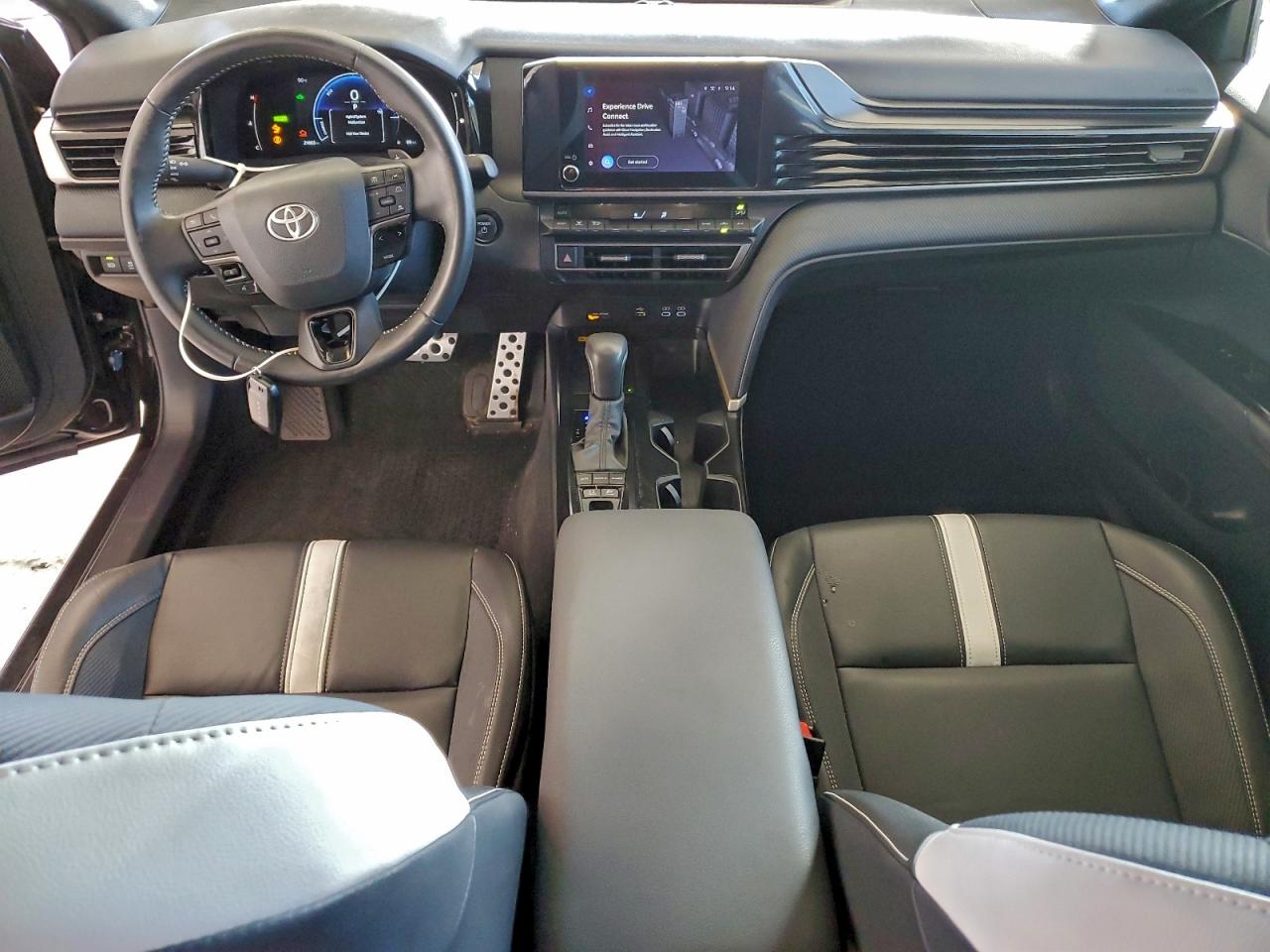 2025 TOYOTA CAMRY SE photo 15