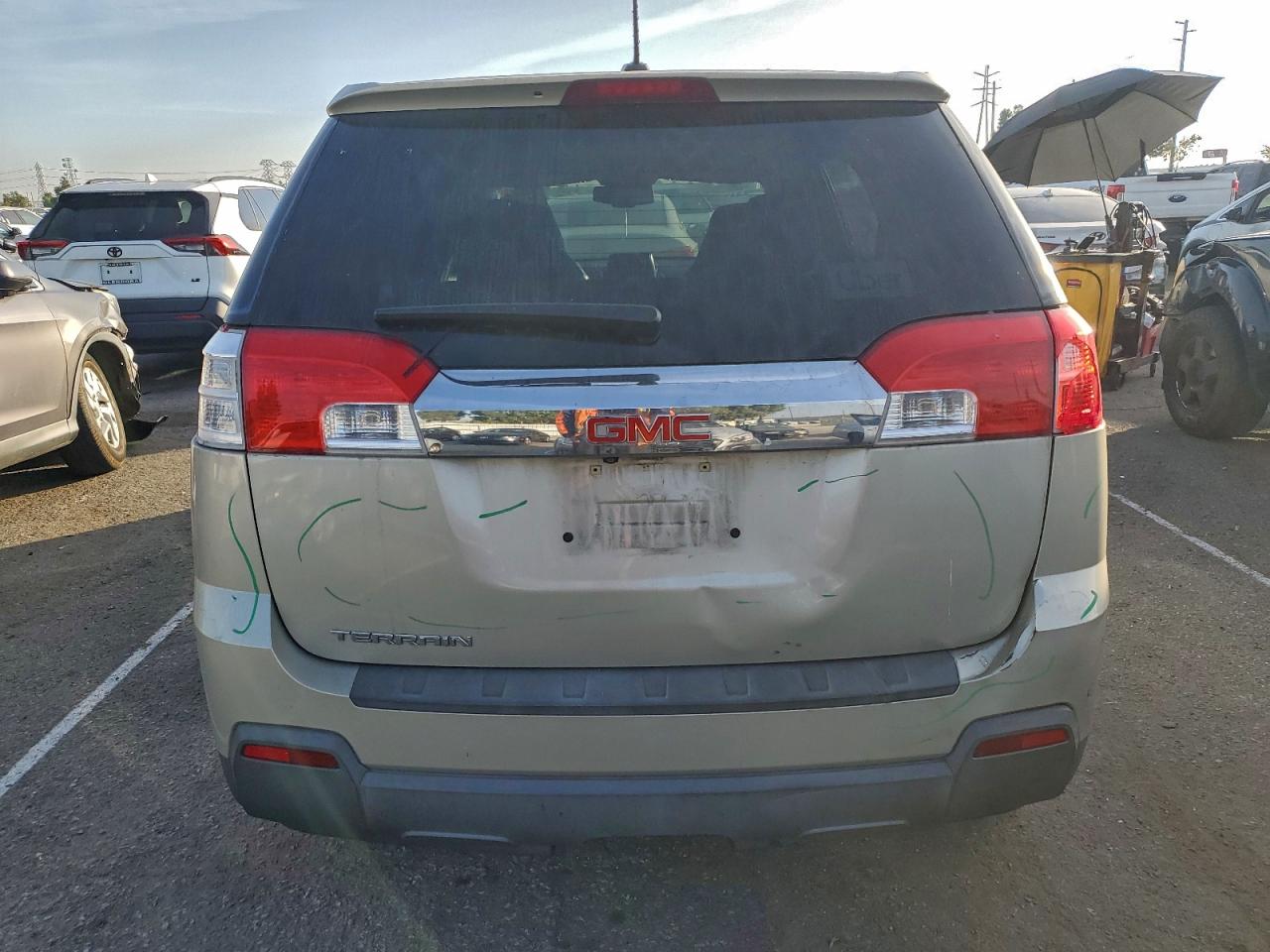 2015 GMC TERRAIN SLE photo 6