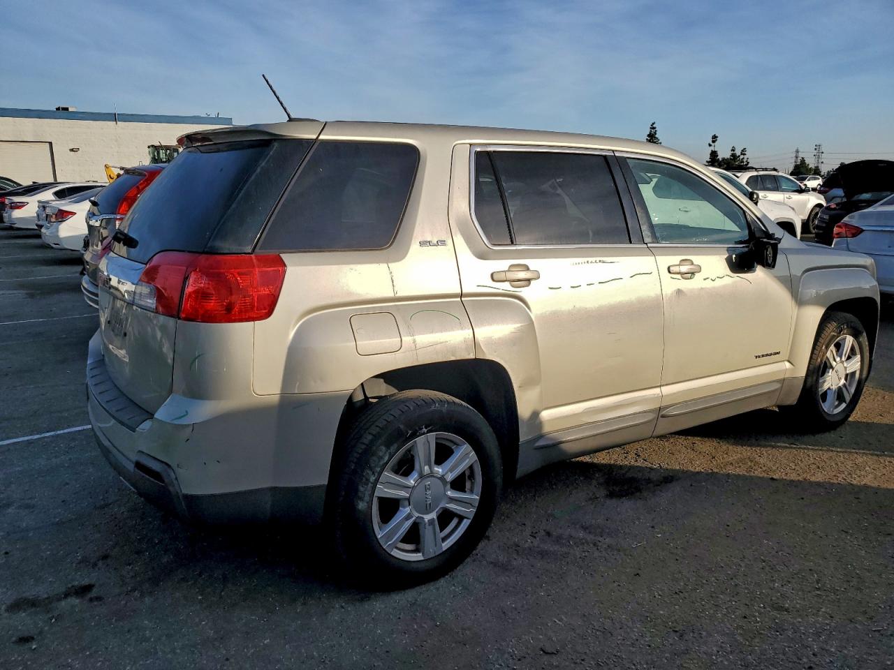 2015 GMC TERRAIN SLE photo 3