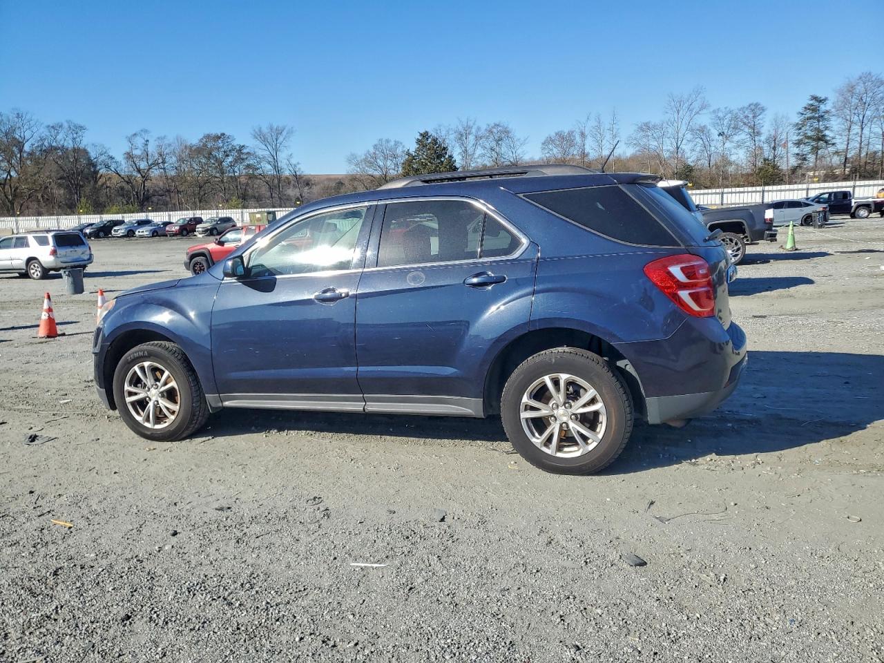 2016 CHEVROLET EQUINOX LT photo 2