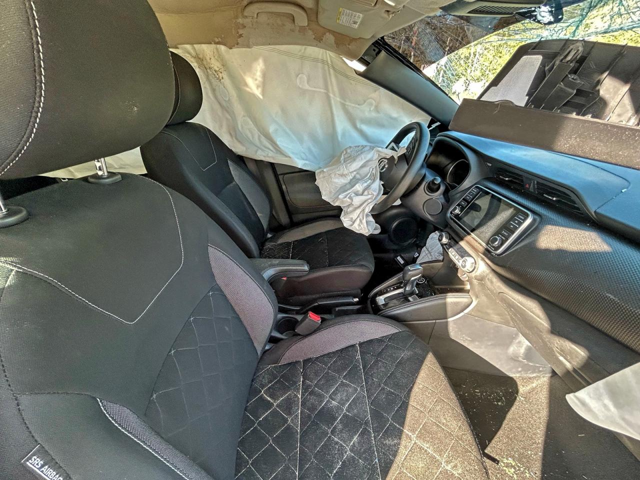 2020 NISSAN KICKS SV photo 5