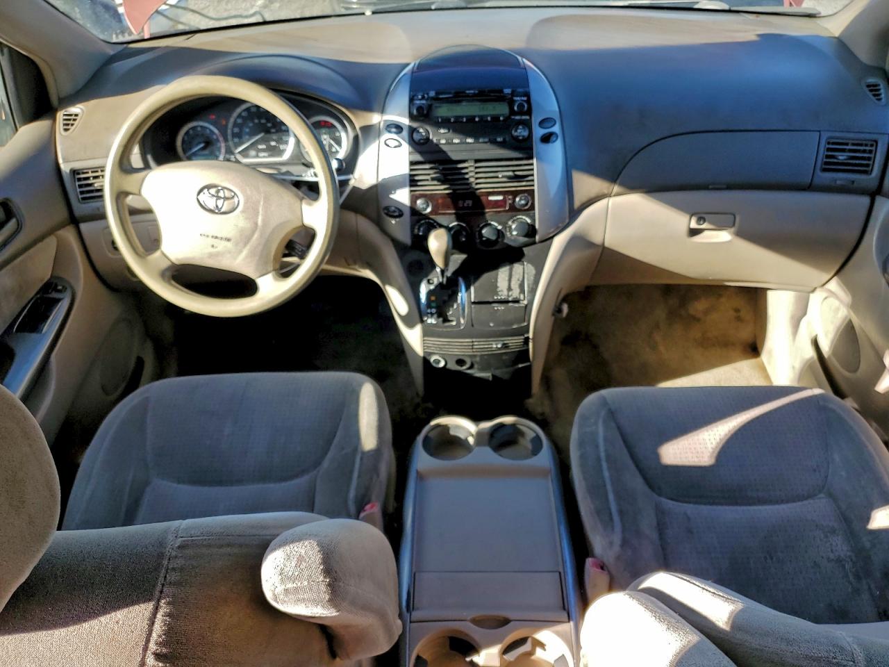 2006 TOYOTA SIENNA CE photo 8