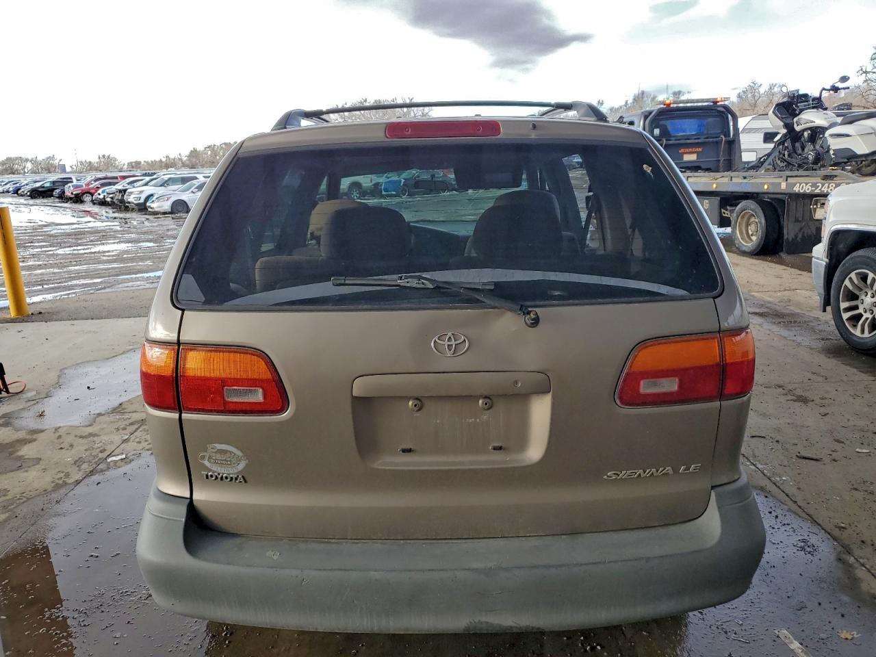 1998 TOYOTA SIENNA LE photo 16