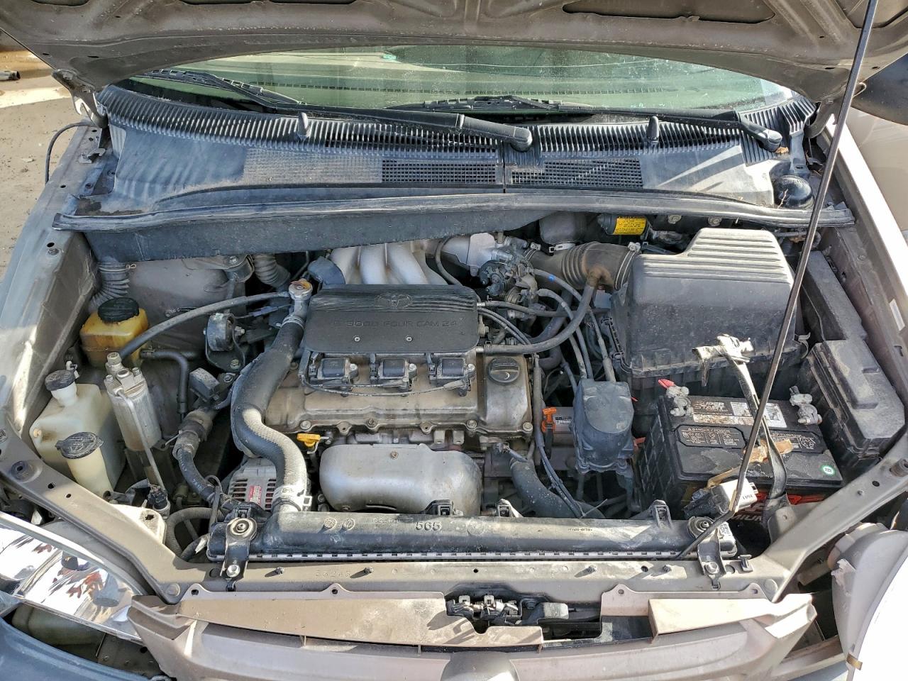 1998 TOYOTA SIENNA LE photo 34