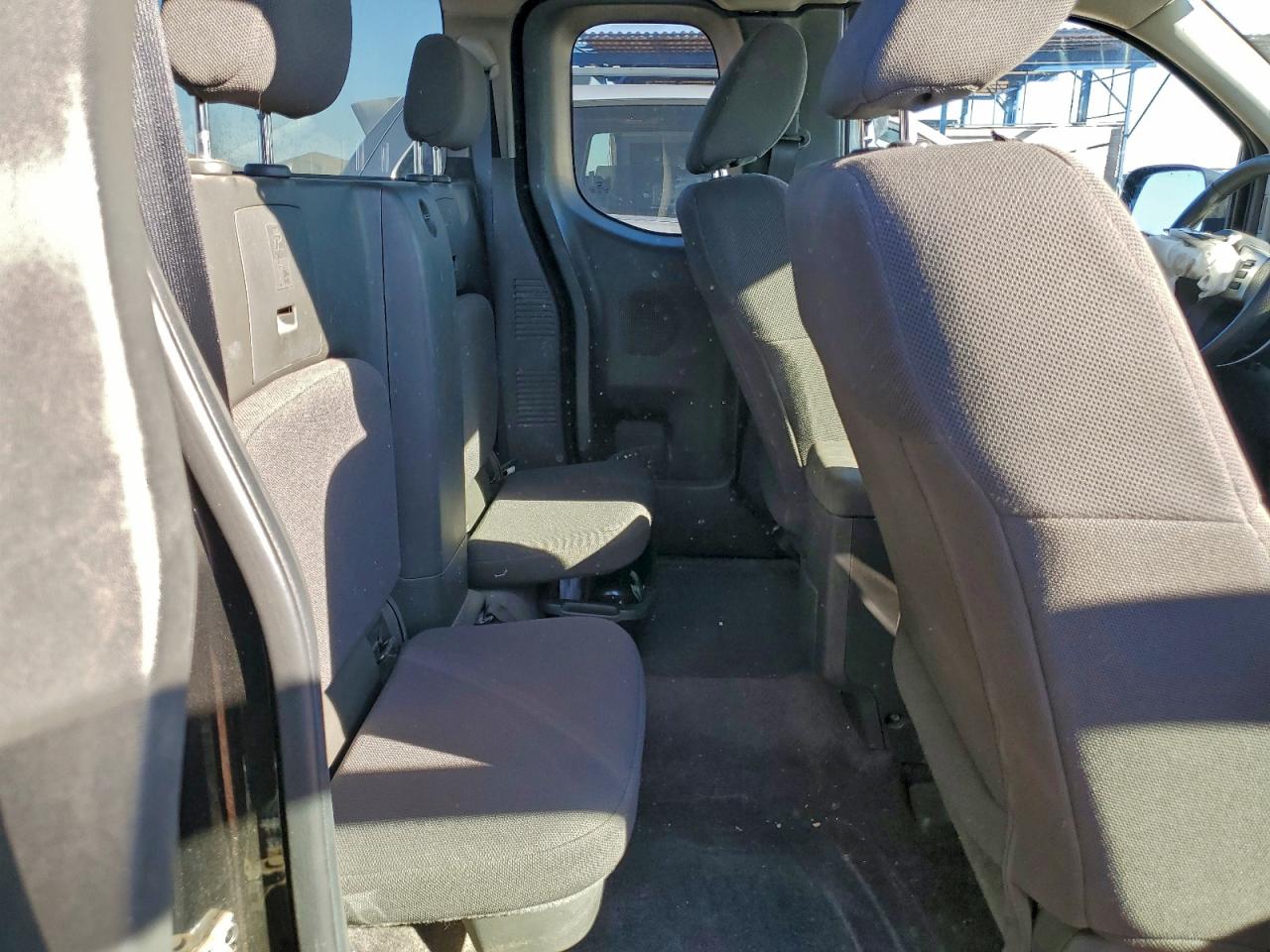 2018 NISSAN FRONTIER S photo 10