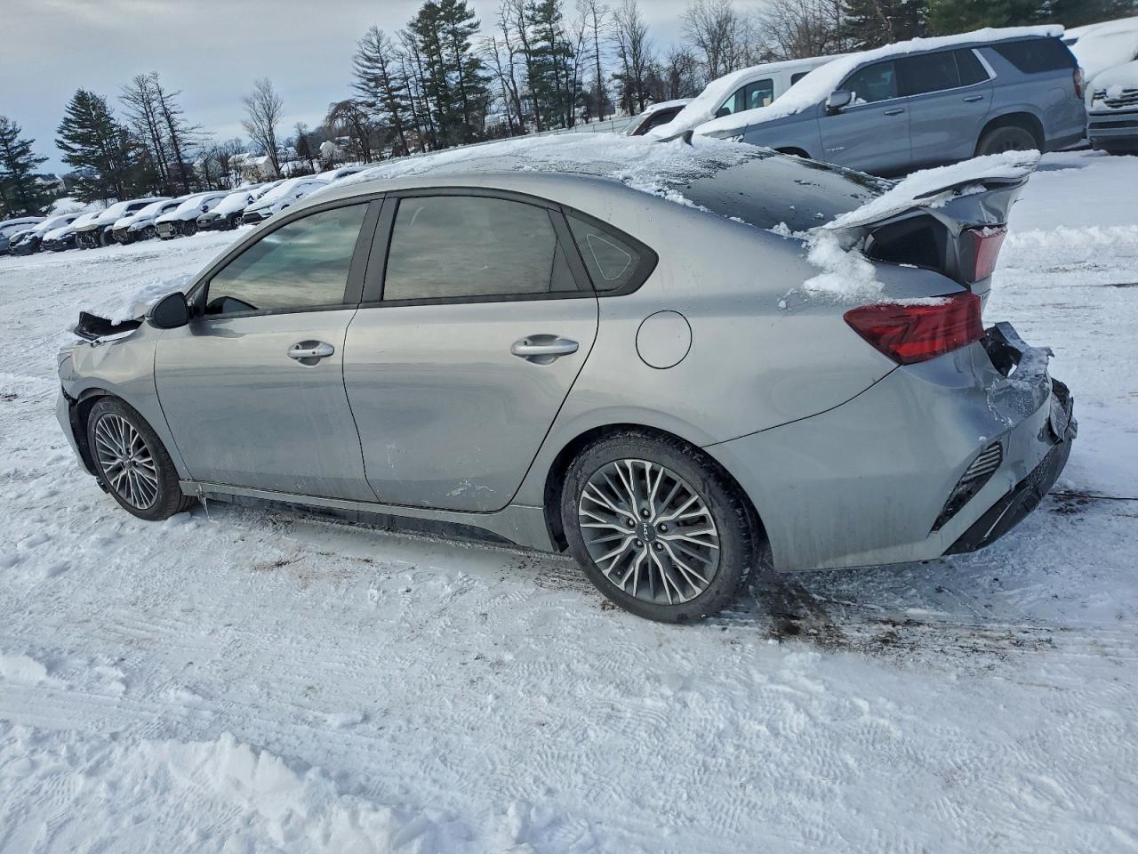 2023 KIA FORTE GT LINE photo 2