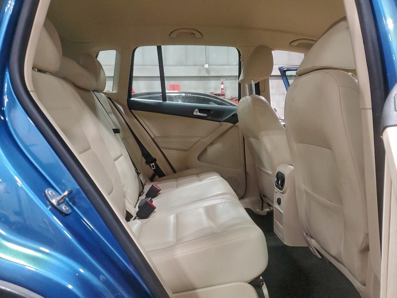 2017 VOLKSWAGEN TIGUAN S photo 11