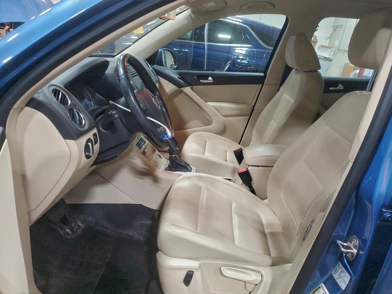 2017 VOLKSWAGEN TIGUAN S photo 7