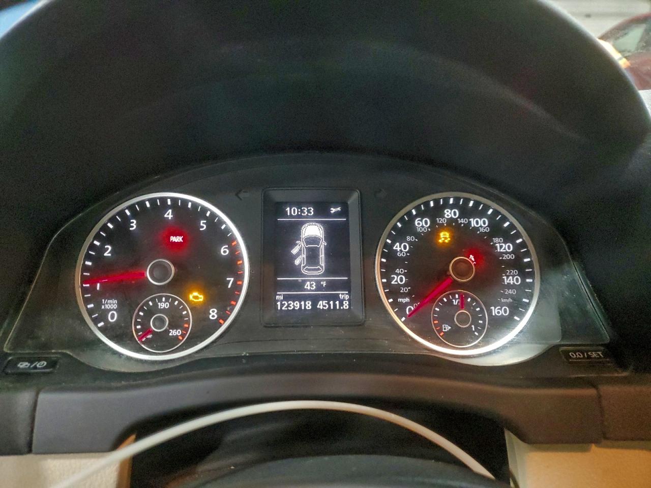 2017 VOLKSWAGEN TIGUAN S photo 9