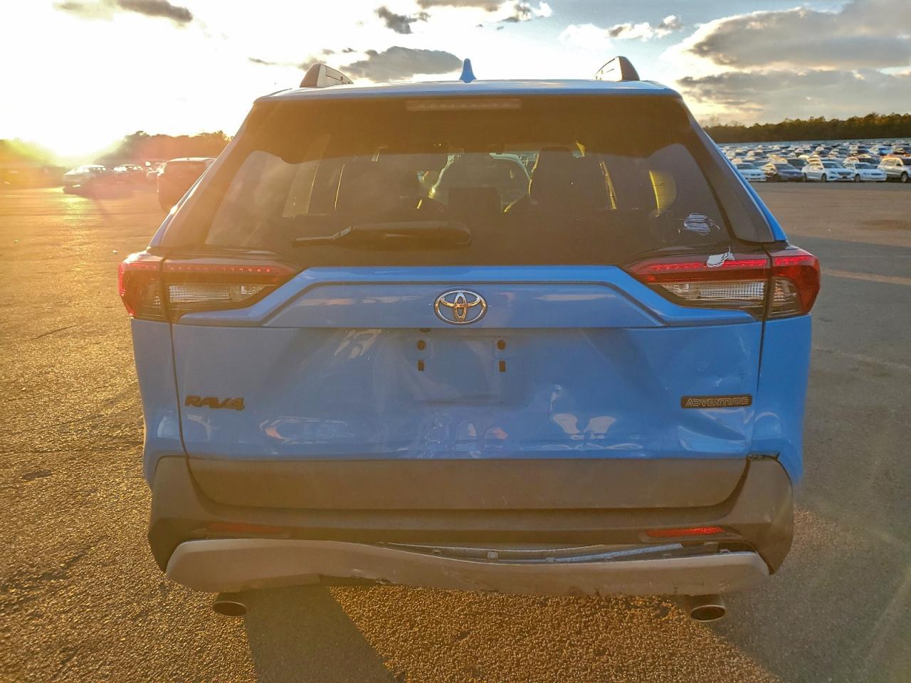 2019 TOYOTA RAV4 ADVENTURE photo 6