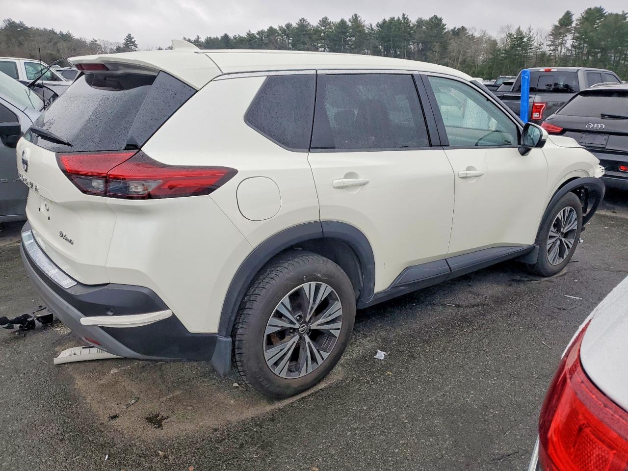 2021 NISSAN ROGUE SV photo 3