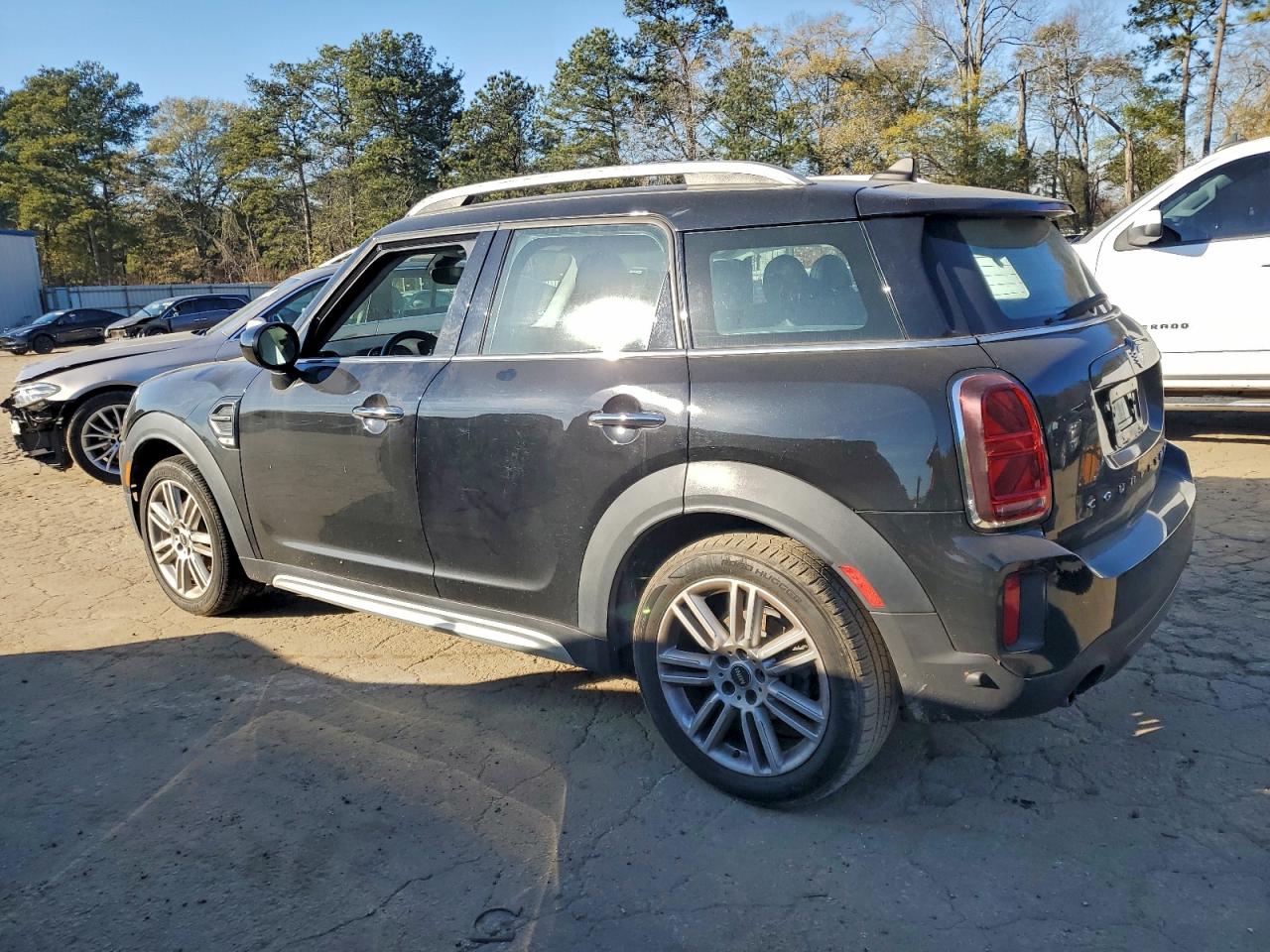 2022 MINI COOPER COUNTRYMAN photo 2