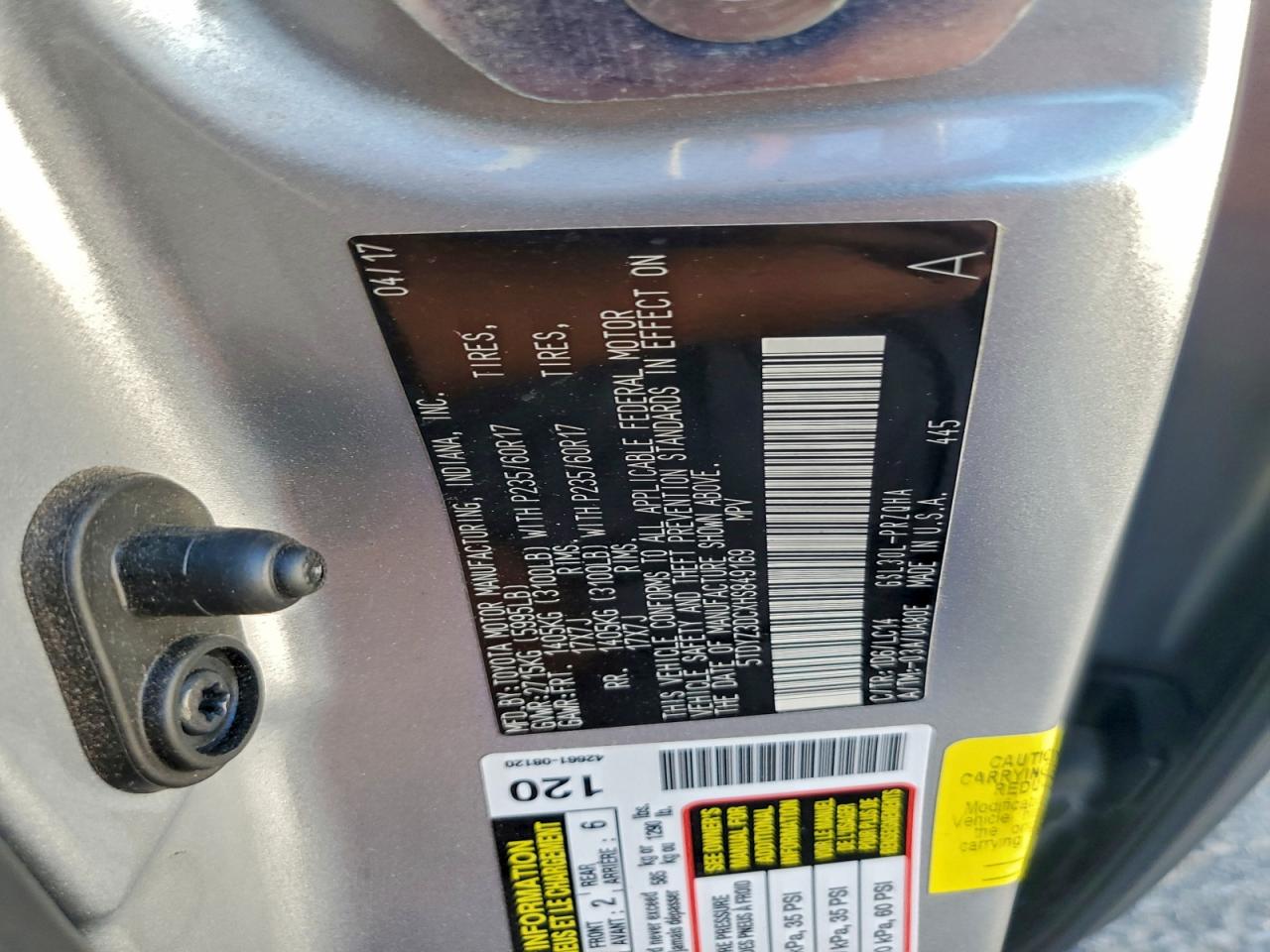 2017 TOYOTA SIENNA XLE photo 12