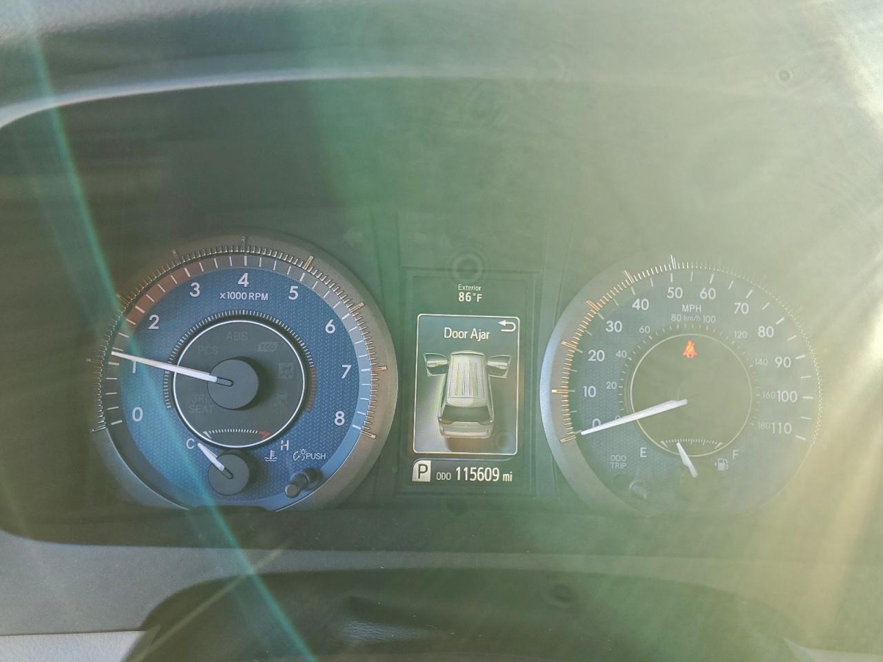 2017 TOYOTA SIENNA XLE photo 9