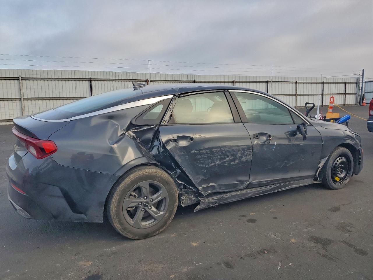2023 KIA K5 LXS photo 3