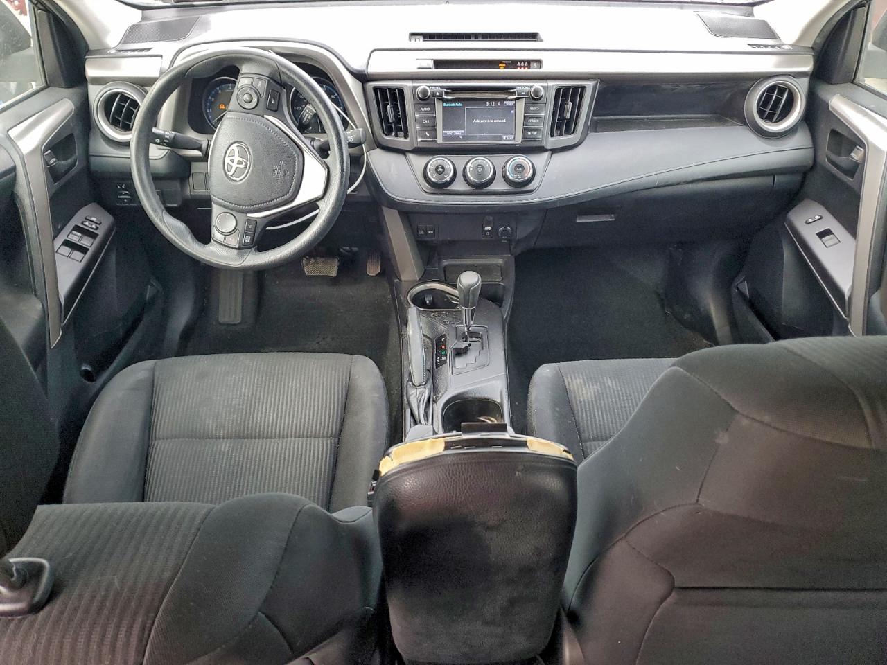 2017 TOYOTA RAV4 LE photo 8