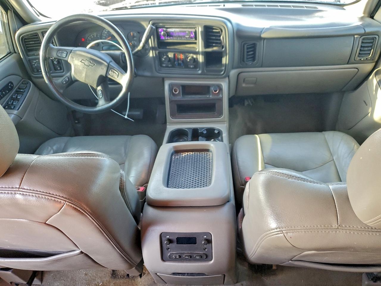 2004 CHEVROLET SUBURBAN K1500 photo 8