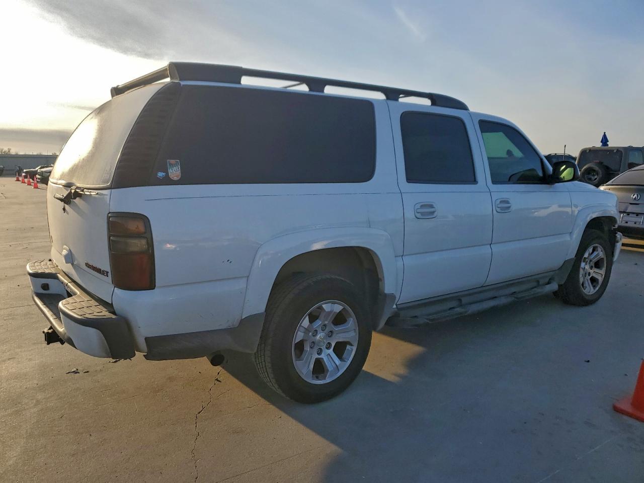 2004 CHEVROLET SUBURBAN K1500 photo 3