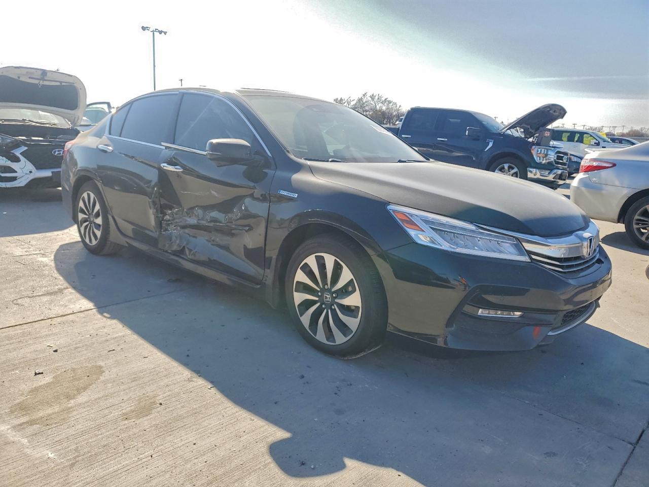 2017 HONDA ACCORD TOURING HYBRID photo 4