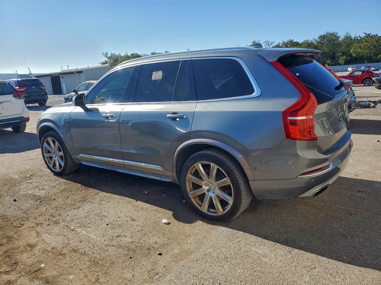 2017 VOLVO XC90 T8 photo 3