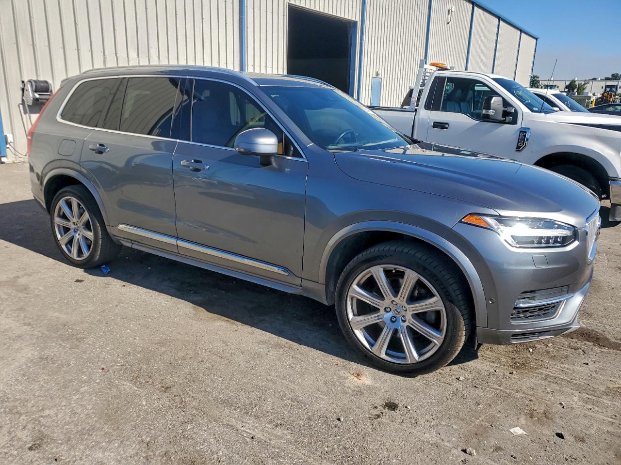 2017 VOLVO XC90 T8 photo 7