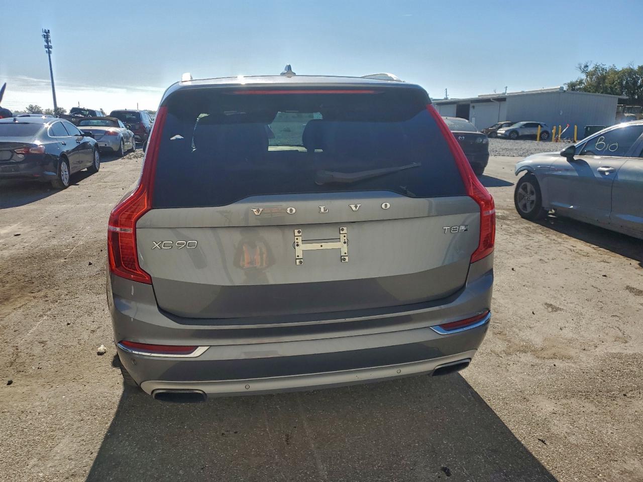 2017 VOLVO XC90 T8 photo 11
