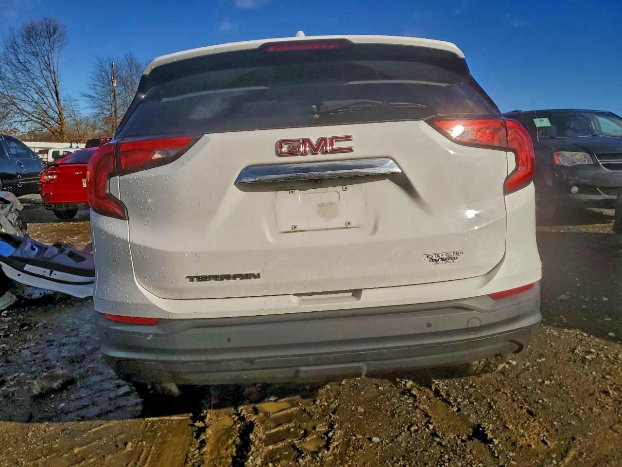 2018 GMC TERRAIN SLE photo 6