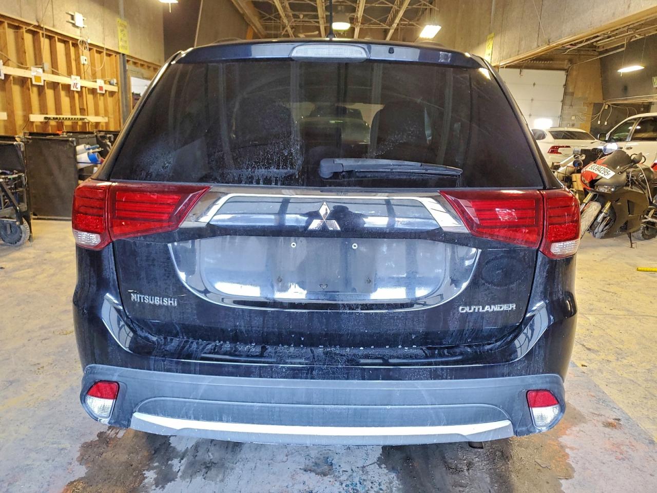 2016 MITSUBISHI OUTLANDER ES photo 6