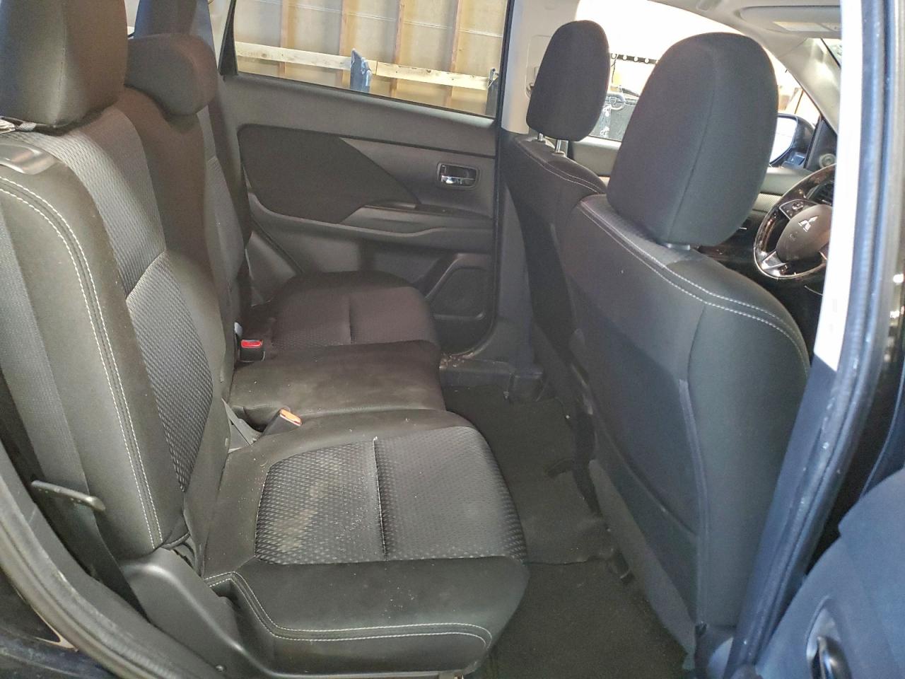 2016 MITSUBISHI OUTLANDER ES photo 11