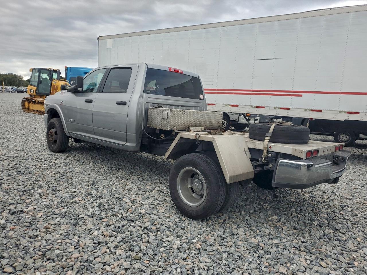 2022 RAM 3500 BIG HORN/LONE STAR photo 2