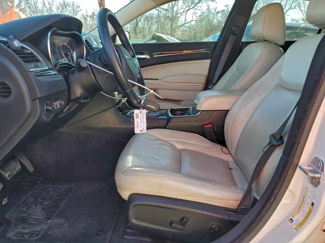 2018 CHRYSLER 300 TOURING photo 7