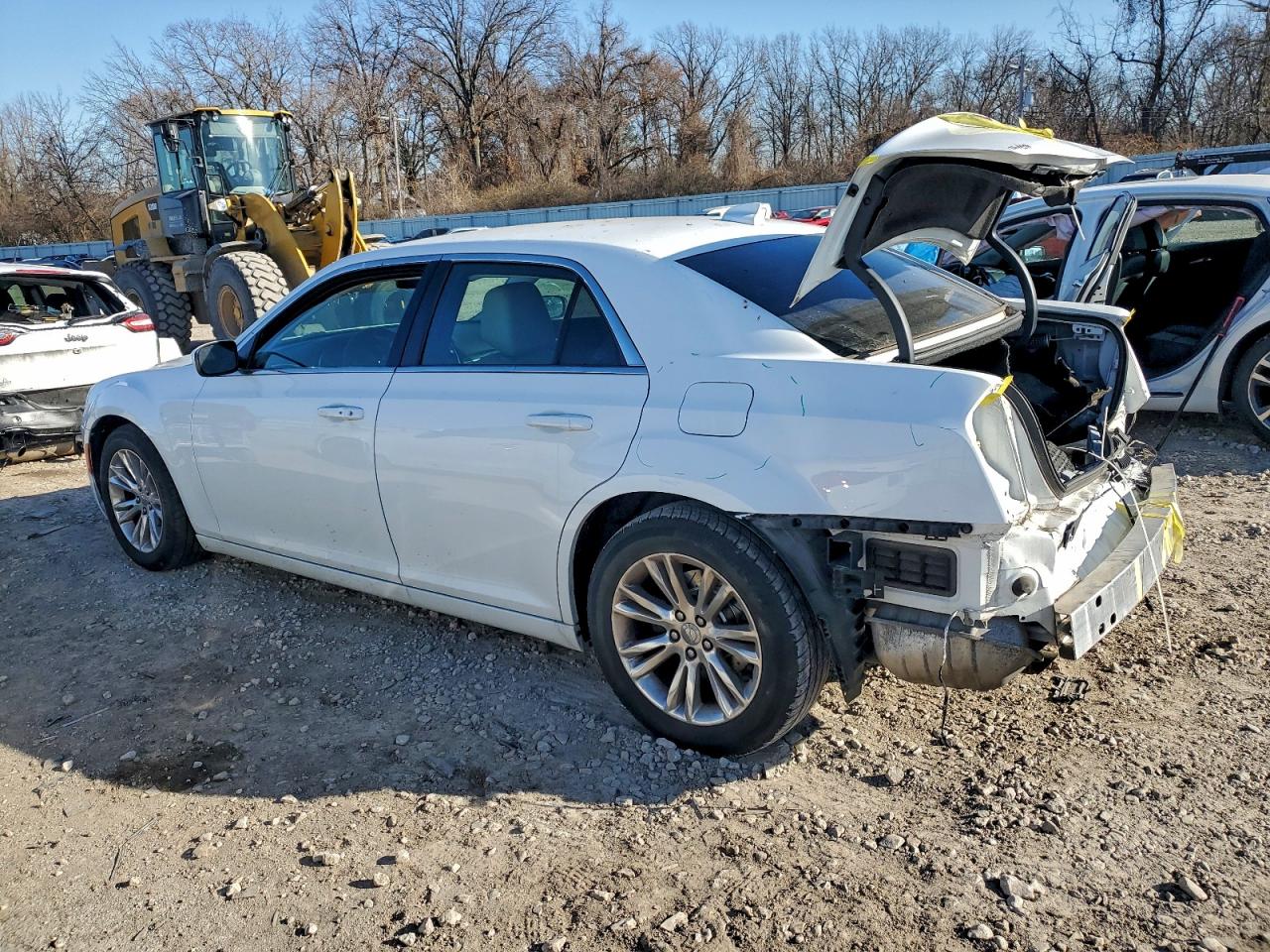 2018 CHRYSLER 300 TOURING photo 2