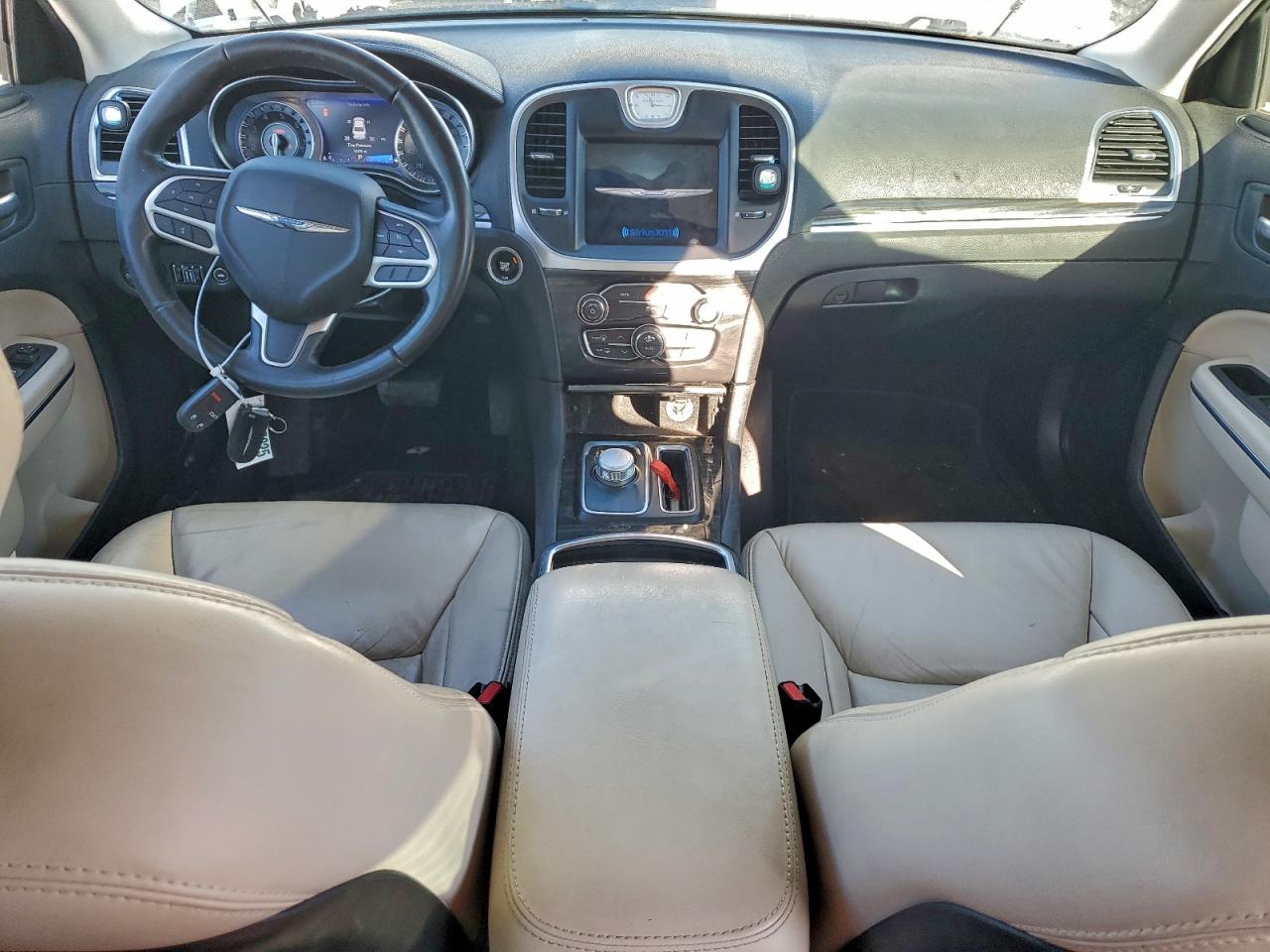 2018 CHRYSLER 300 TOURING photo 8
