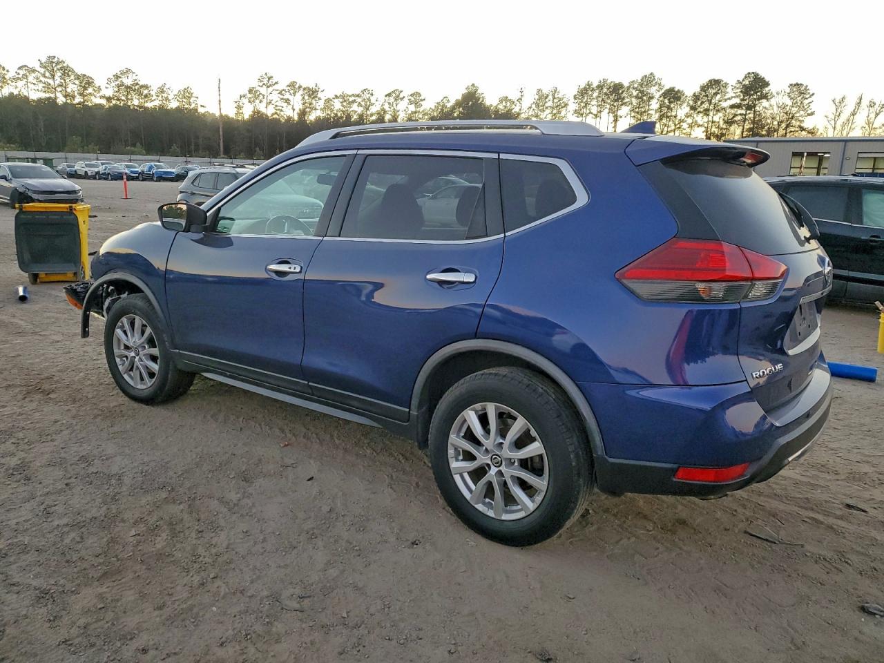 2017 NISSAN ROGUE S photo 2