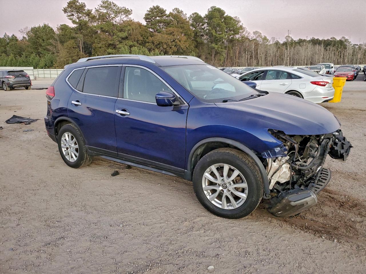 2017 NISSAN ROGUE S photo 4