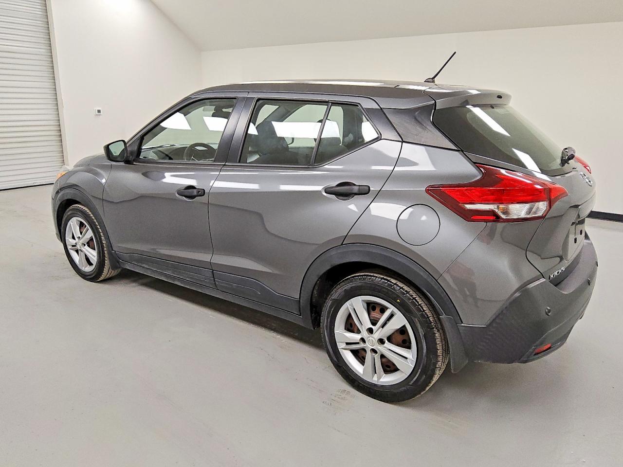 2020 NISSAN KICKS S photo 2