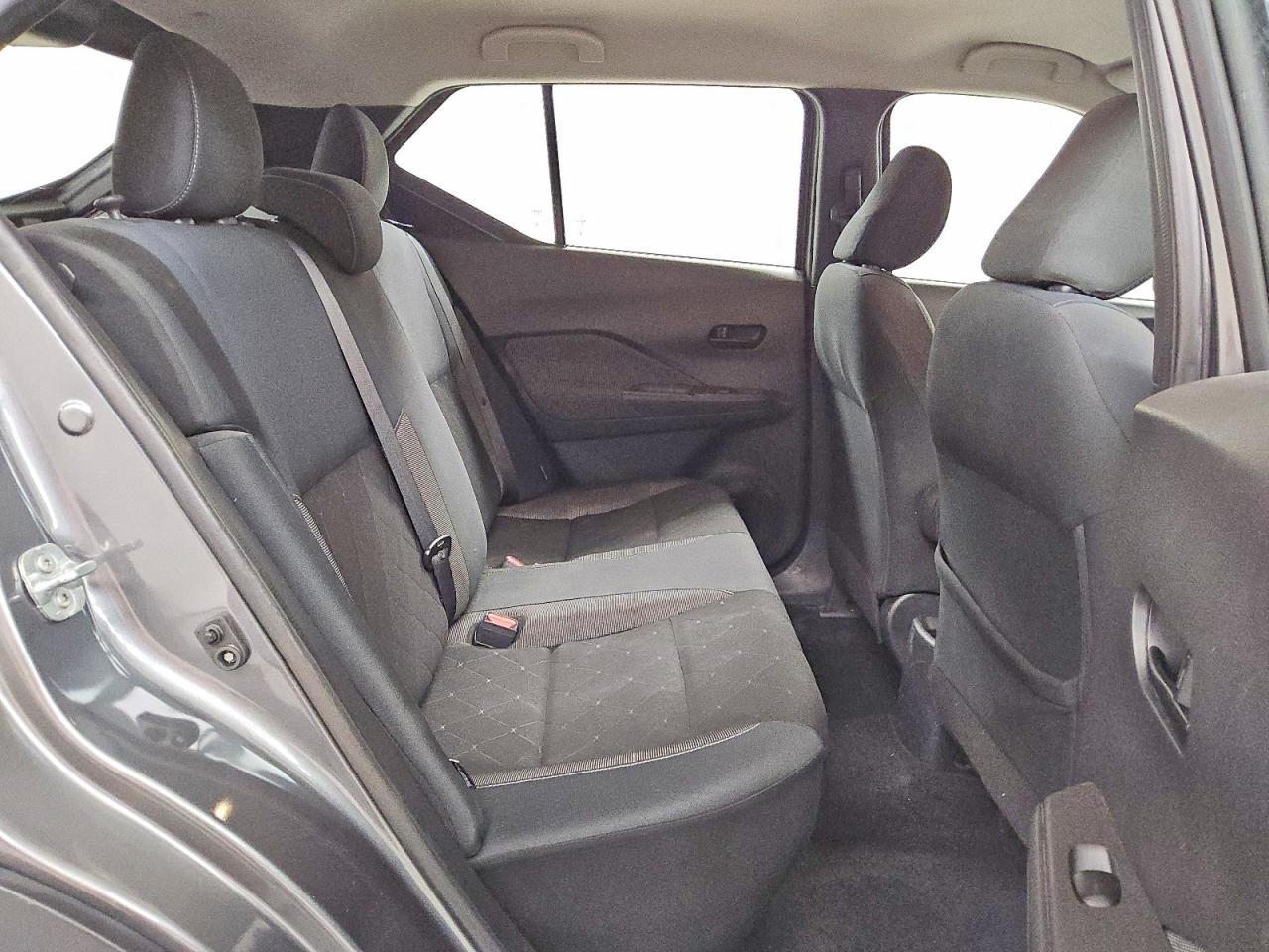 2020 NISSAN KICKS S photo 11