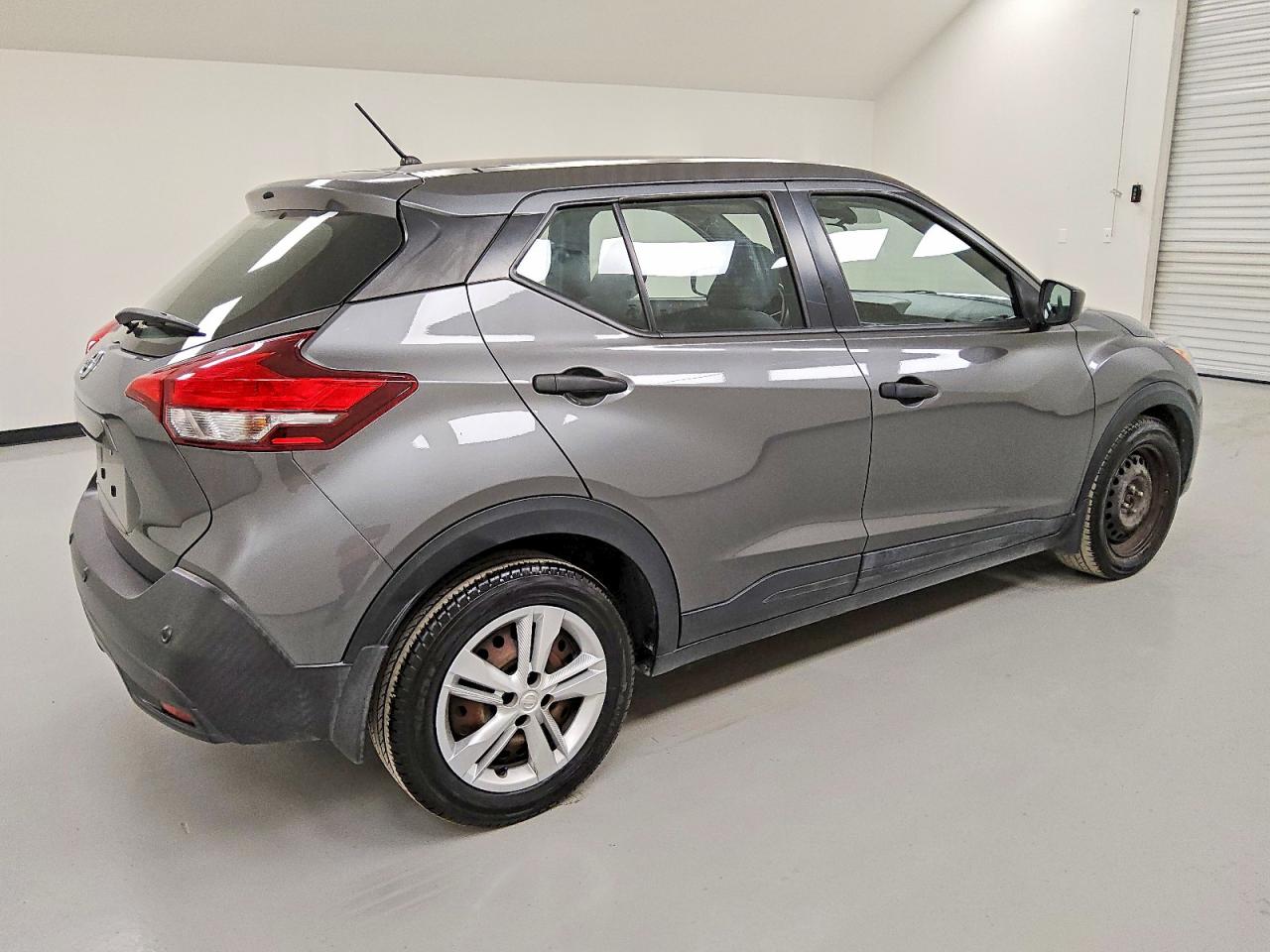 2020 NISSAN KICKS S photo 3