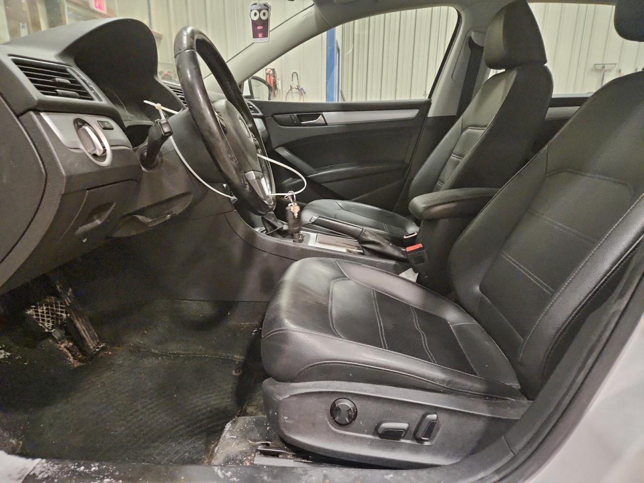 2012 VOLKSWAGEN PASSAT SE photo 7