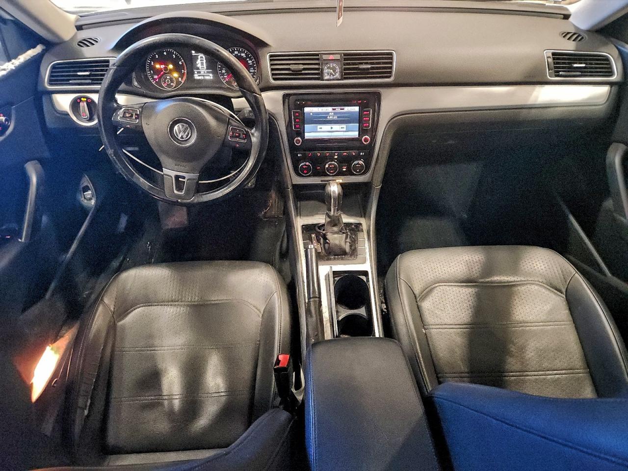 2012 VOLKSWAGEN PASSAT SE photo 8