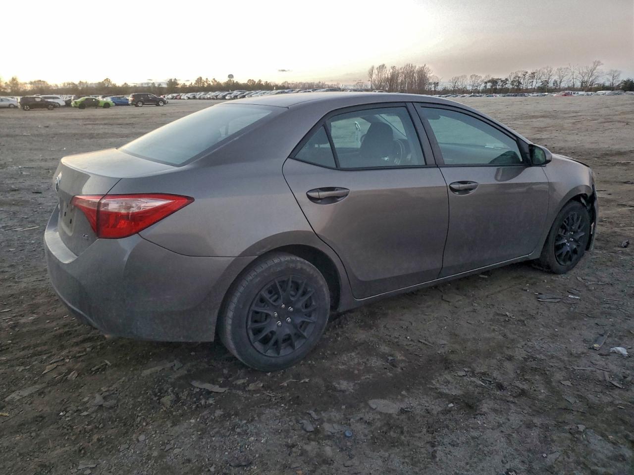 2019 TOYOTA COROLLA L photo 3