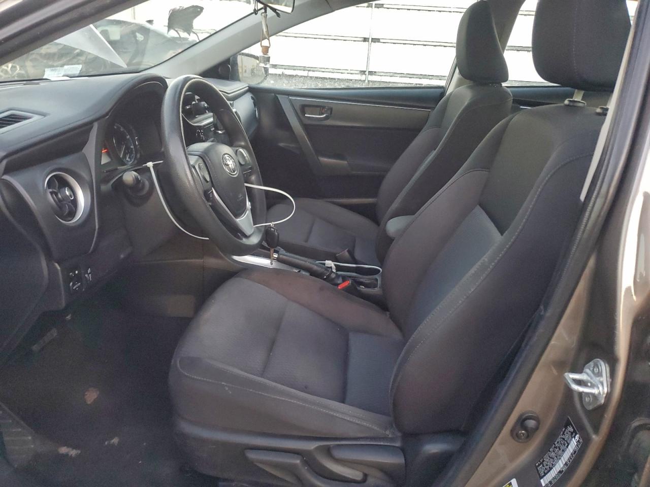 2019 TOYOTA COROLLA L photo 7